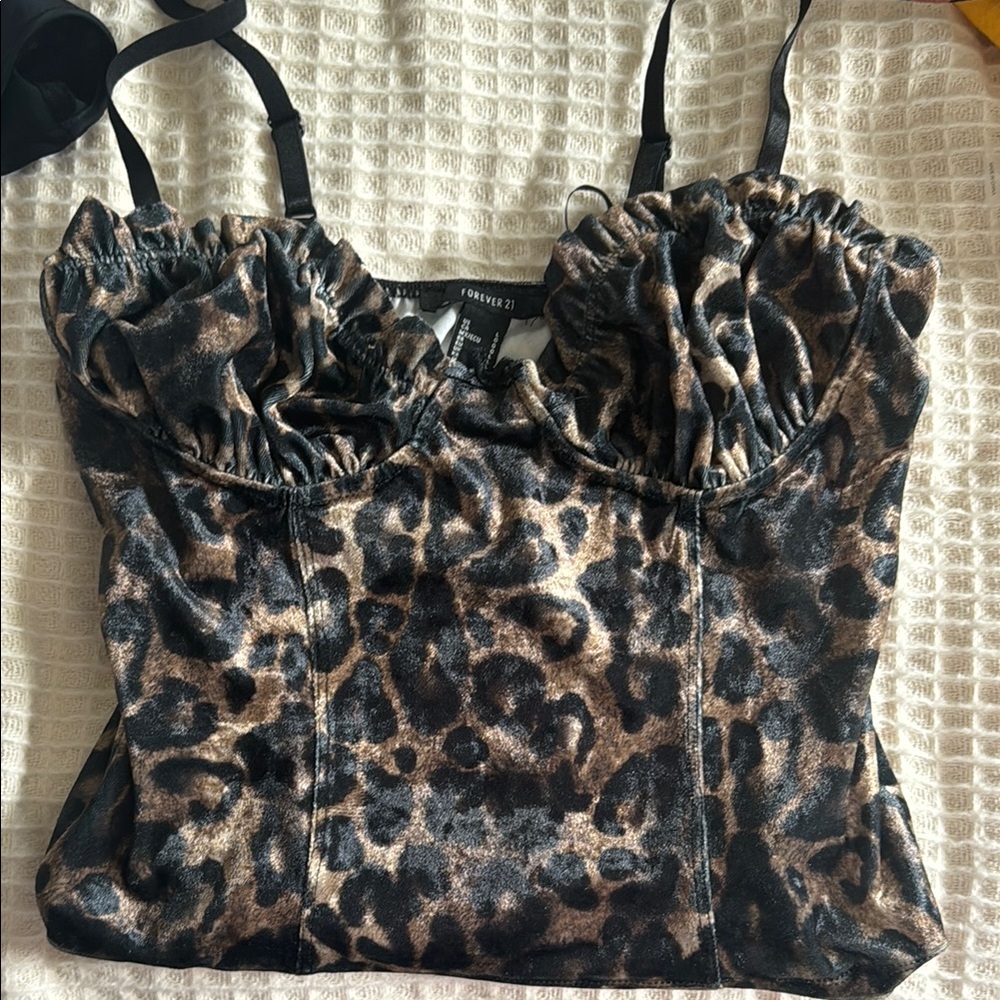 Forever 21 Leopard Print Women's Top